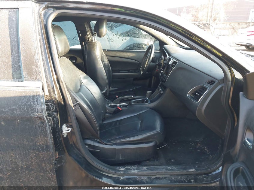 2013 Chrysler 200 Limited