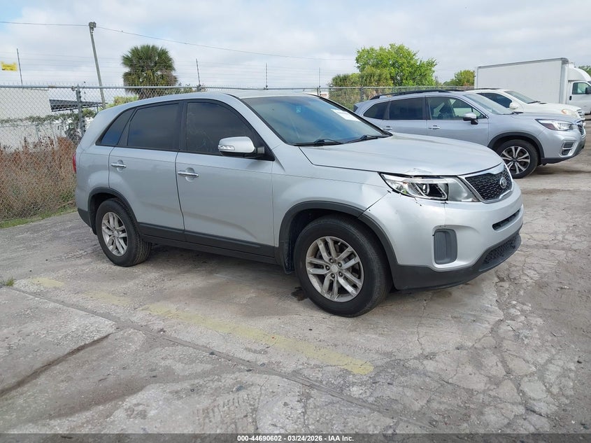 2015 KIA SORENTO LX
