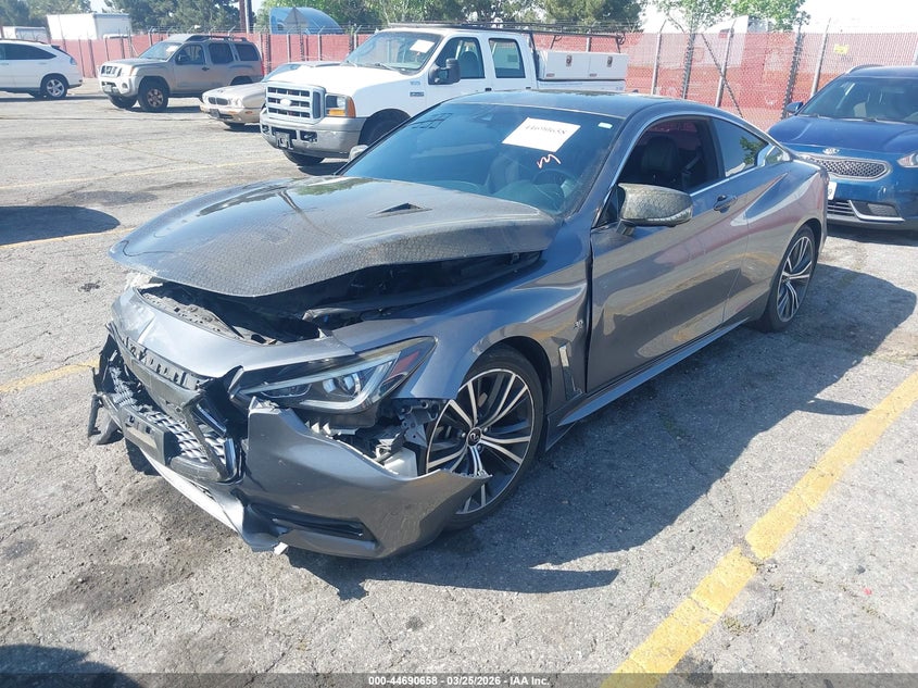 2020 Infiniti Q60 Luxe