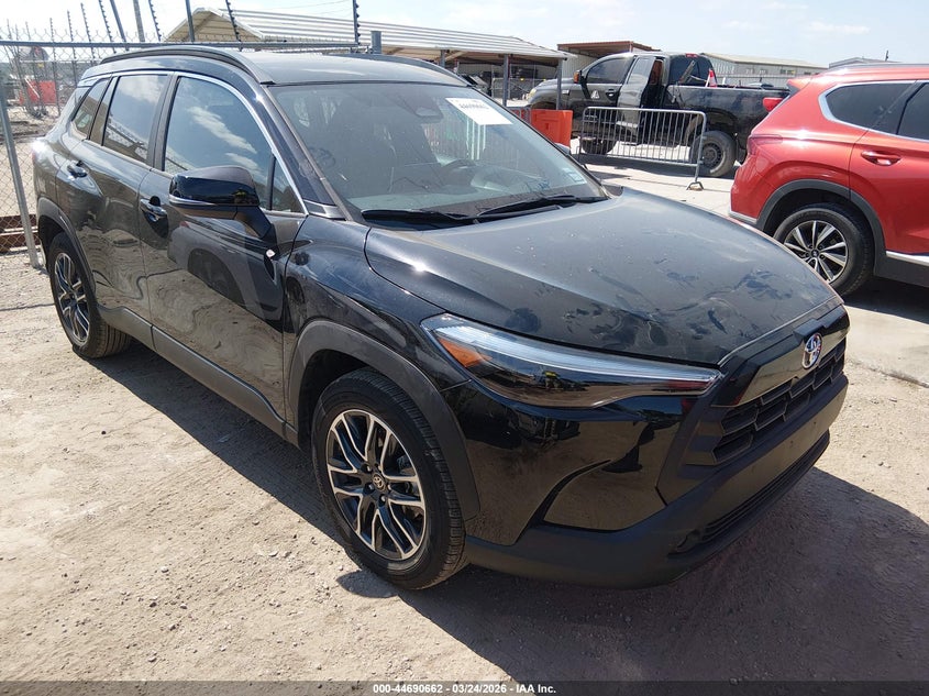 2026 TOYOTA COROLLA CROSS XLE
