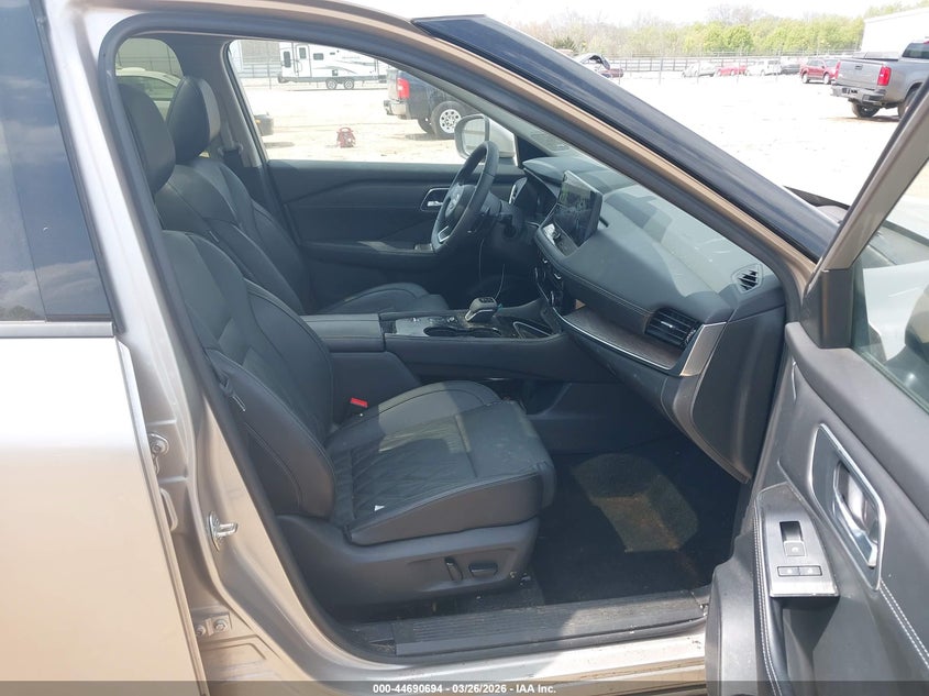 2024 Nissan Rogue Platinum Fwd