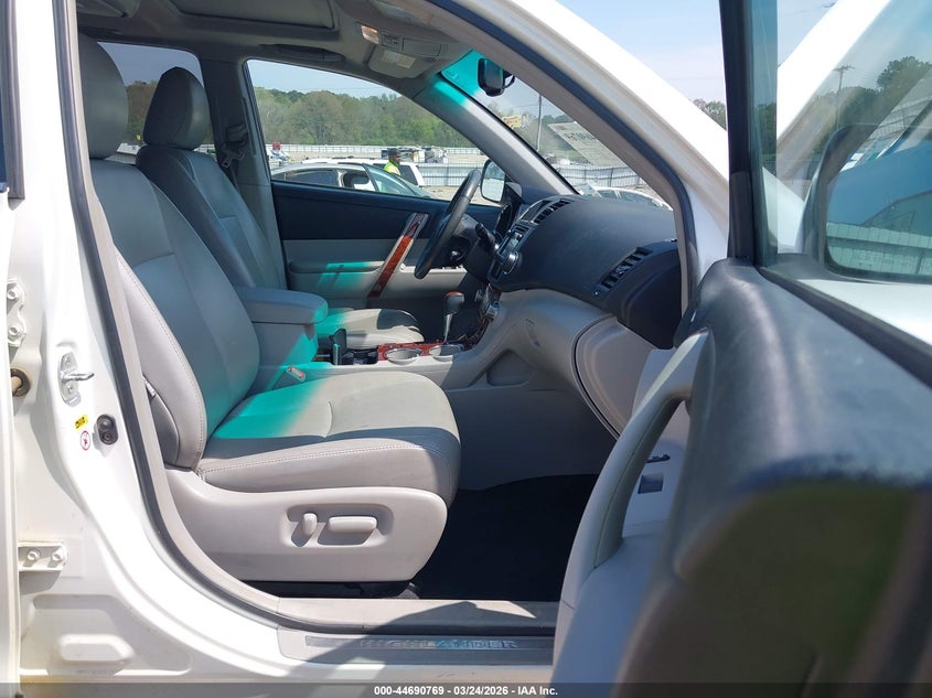 2013 Toyota Highlander Limited V6