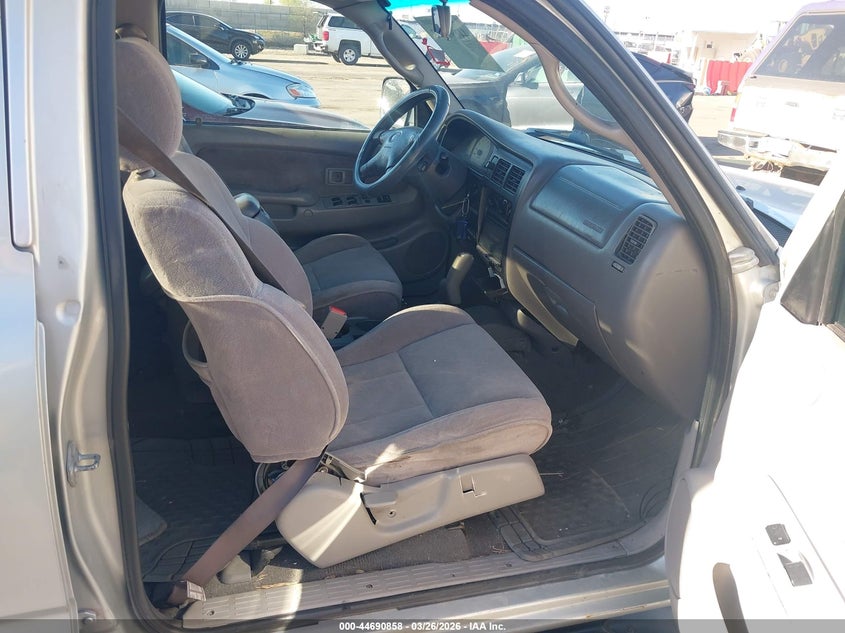 2004 Toyota Tacoma Base V6