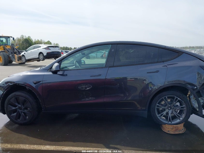 2024 Tesla Model Y Long Range Single Motor Rear-Wheel Drive/Rwd VIN: 7SAYGDEDXRA322337 Lot: 44691156