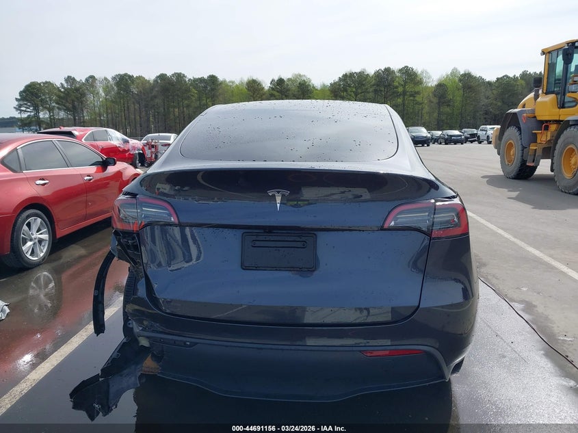 2024 Tesla Model Y Long Range Single Motor Rear-Wheel Drive/Rwd VIN: 7SAYGDEDXRA322337 Lot: 44691156