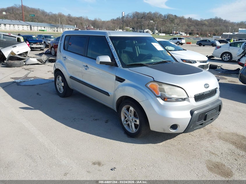 2011 Kia Soul +