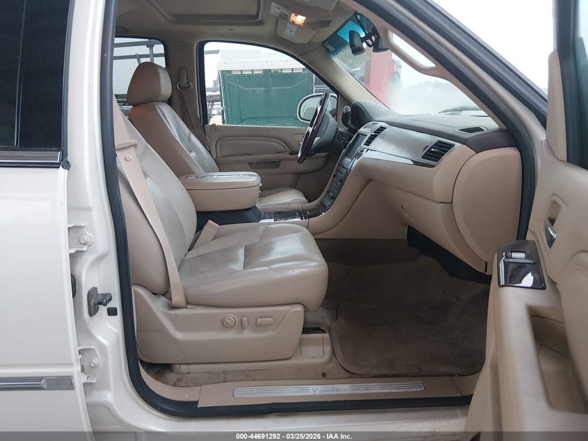 2011 Cadillac Escalade Luxury