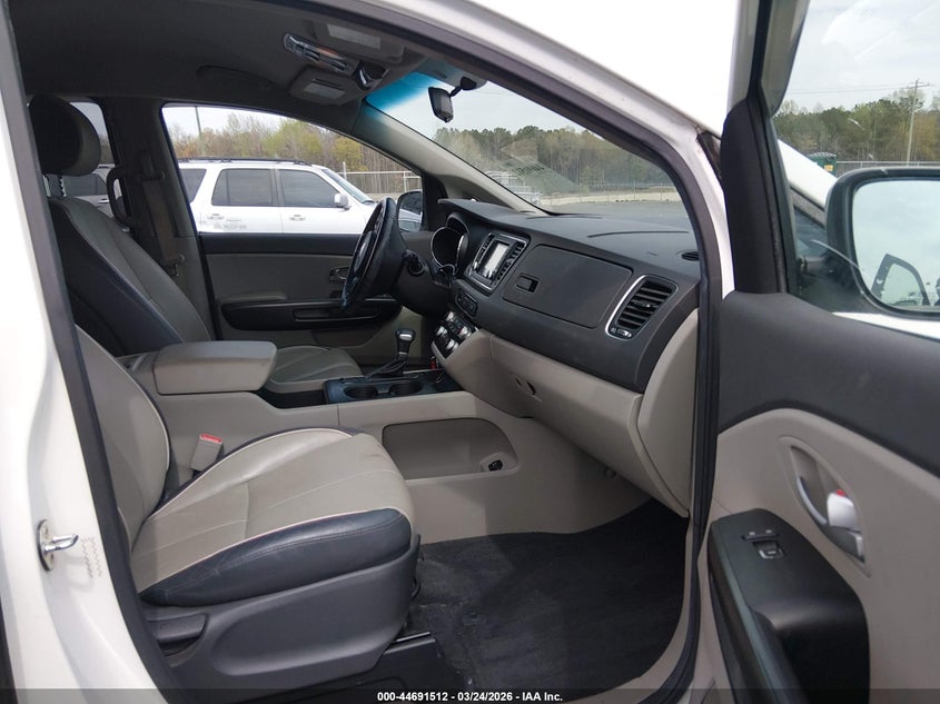 2017 Kia Sedona Lx