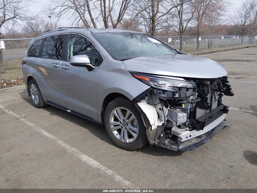 2024 Toyota Sienna Platinum