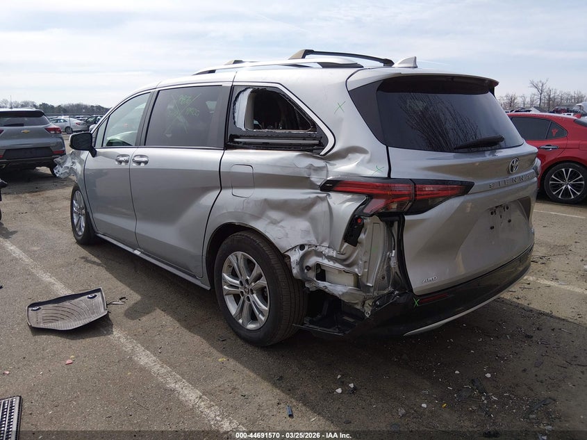 2024 Toyota Sienna Platinum