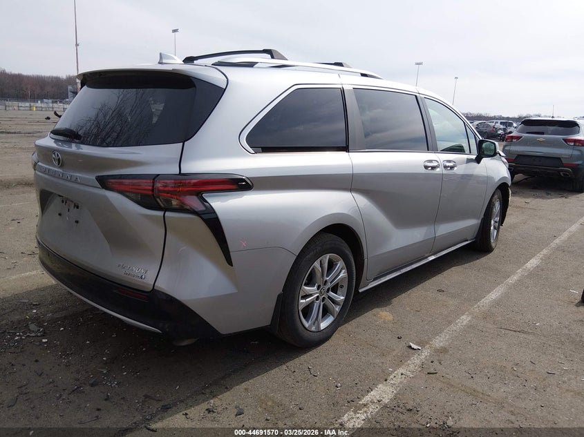 2024 Toyota Sienna Platinum