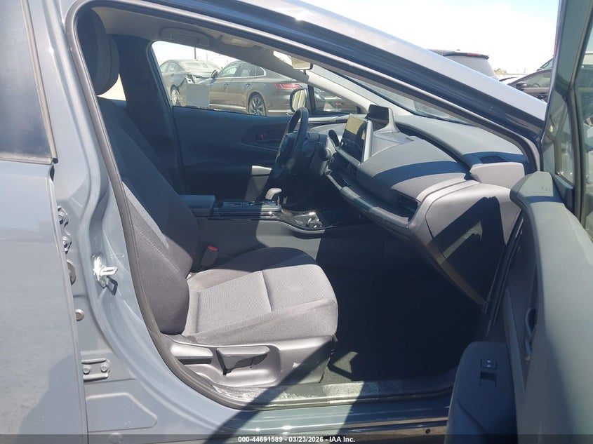 2025 Toyota Prius Le