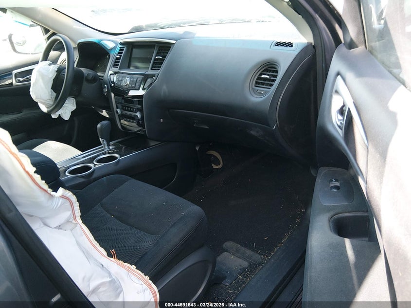 2015 Nissan Pathfinder S