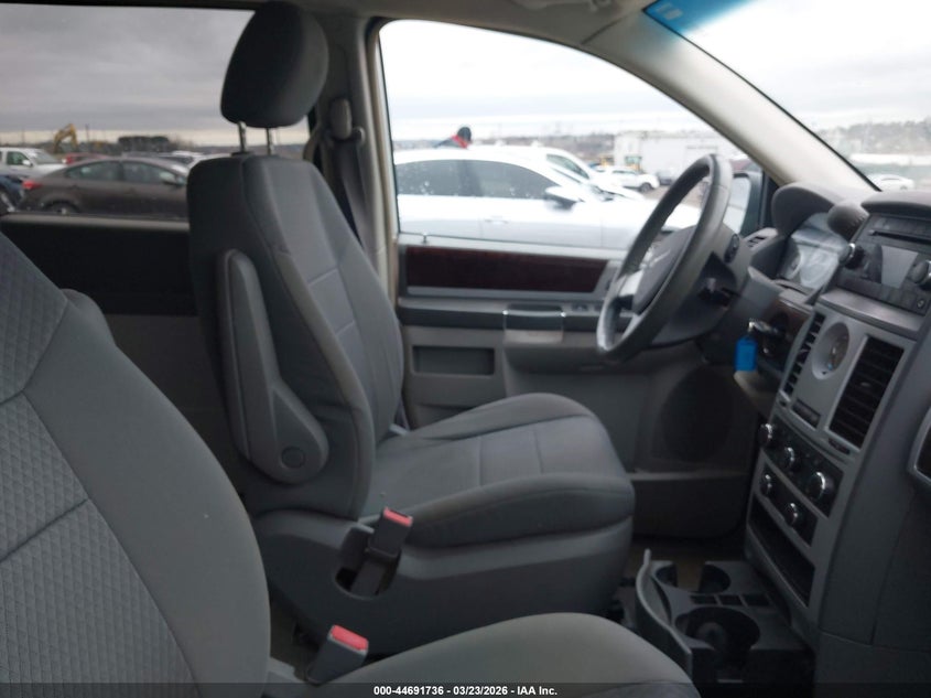 2009 Chrysler Town & Country Touring