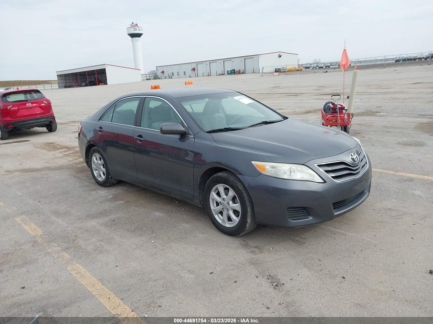 2011 Toyota Camry Le V6