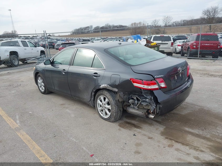 2011 Toyota Camry Le V6