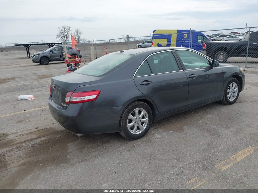 2011 Toyota Camry Le V6