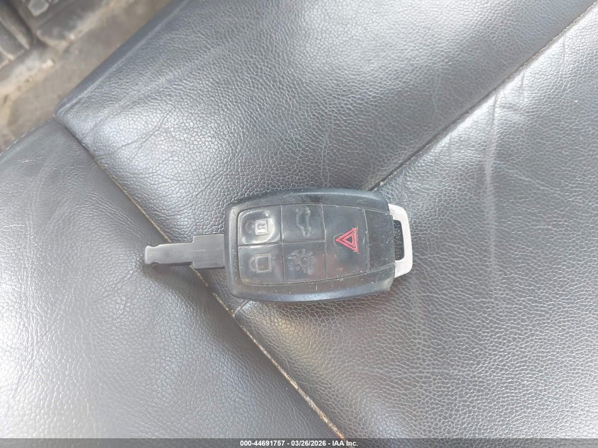 2008 Volvo C30 T5 R-Design/T5 Version 1.0/T5 Version 2.0 VIN: YV1MK672X82063915 Lot: 44691757