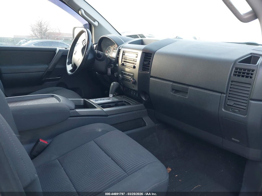 2012 Nissan Titan Sv