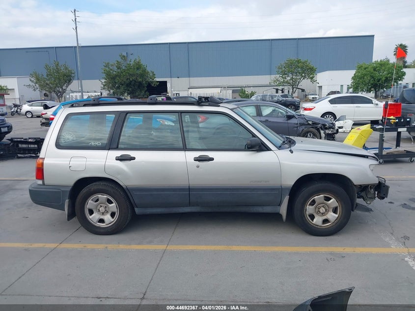 2000 Subaru Forester L VIN: JF1SF6358YH729870 Lot: 44692367