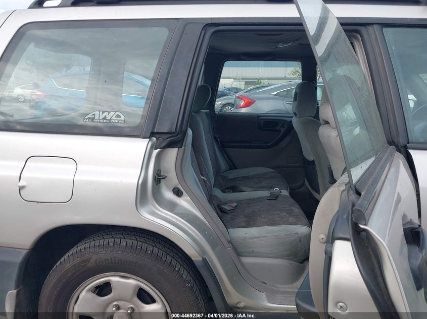 2000 Subaru Forester L VIN: JF1SF6358YH729870 Lot: 44692367