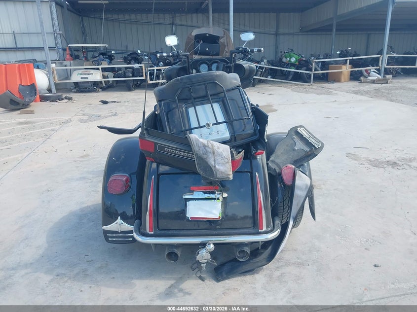 2013 Harley-Davidson Flhtcutg Tri Glide Ultra Classic VIN: 1HD1MAM18DB850887 Lot: 44692632