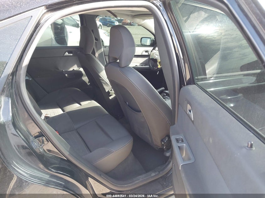 2005 Volvo S40 2.4I VIN: YV1MS382252104644 Lot: 44692641