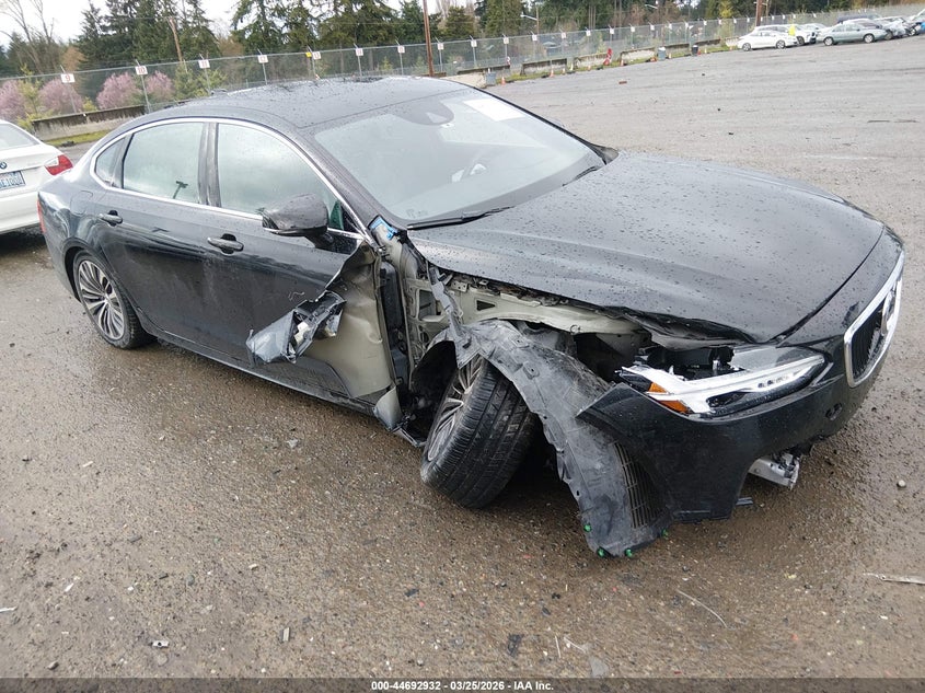 2020 Volvo S90 T6 Momentum VIN: LVYA22MK4LP175457 Lot: 44692932