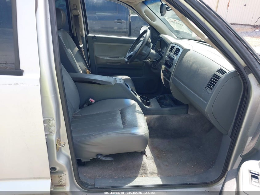 2005 Dodge Dakota Laramie