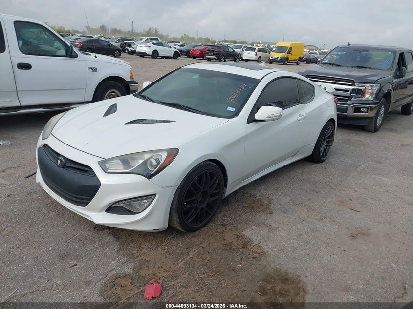 2013 Hyundai Genesis 3.8 Track
