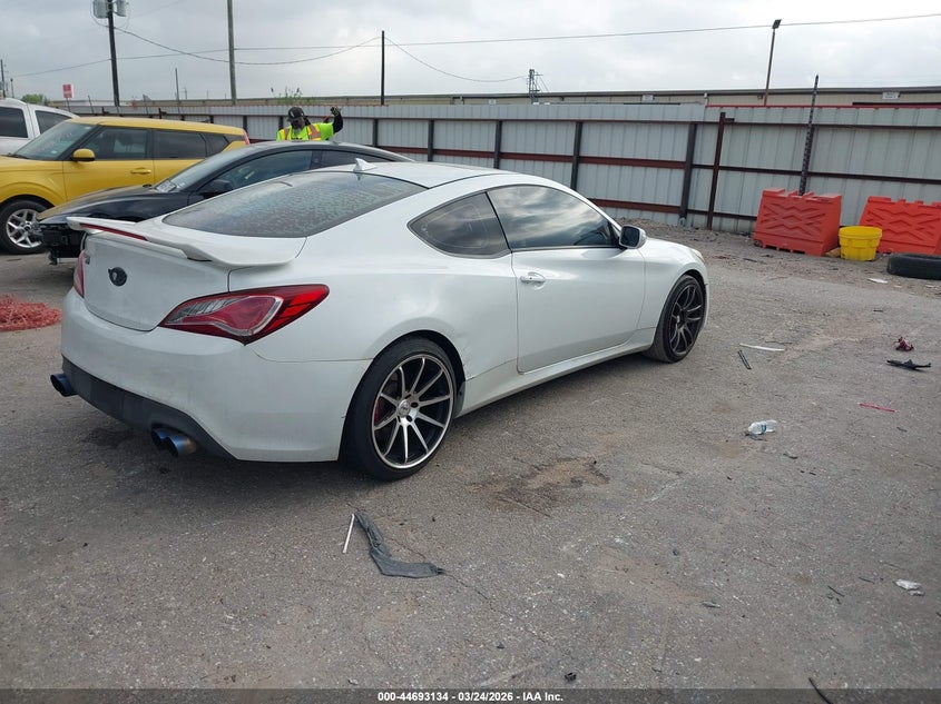 2013 Hyundai Genesis 3.8 Track