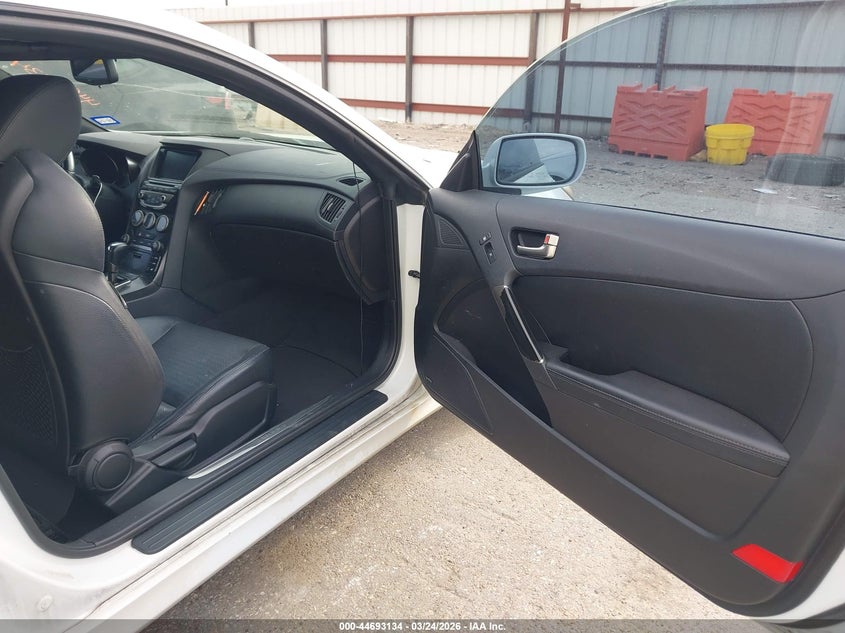 2013 Hyundai Genesis 3.8 Track