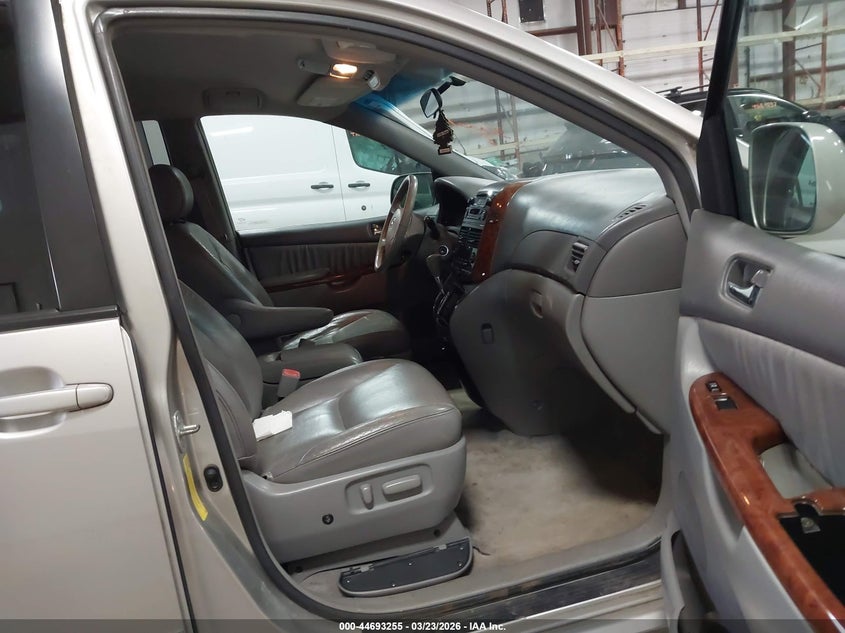2005 Toyota Sienna Xle