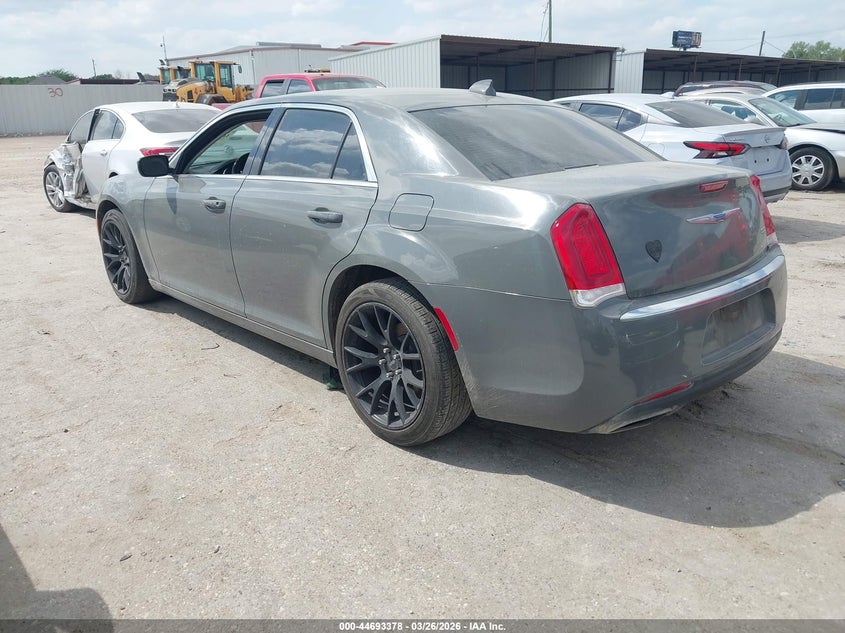 Vin: 2c3ccaag5jh275015, lot: 45190495, chrysler 300 touring l 20183