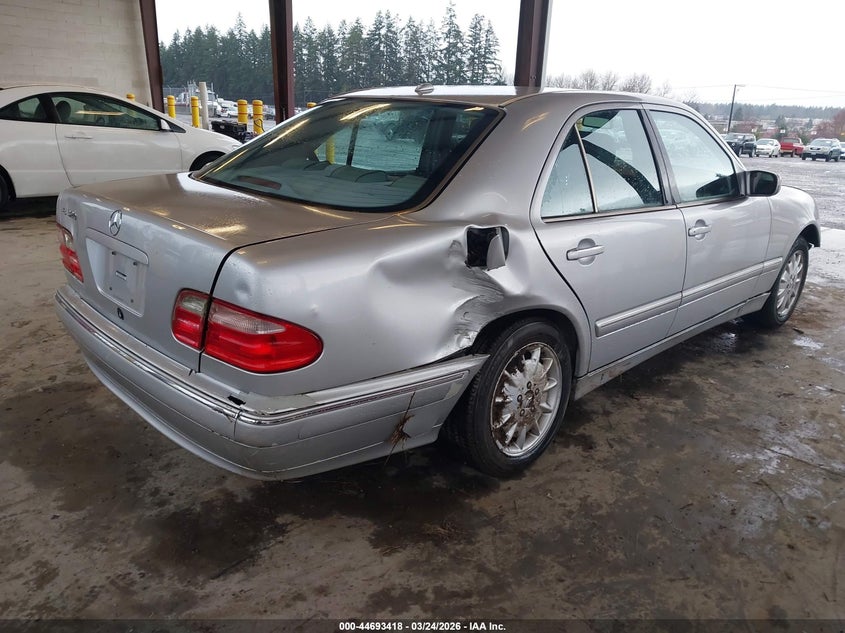 2001 Mercedes-Benz E 320