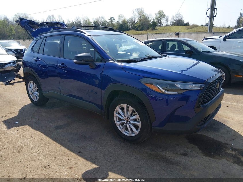 2025 TOYOTA COROLLA CROSS LE