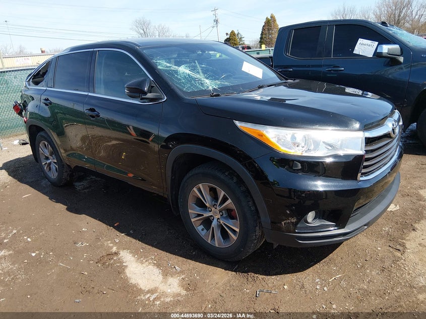 2014 Toyota Highlander Le Plus V6