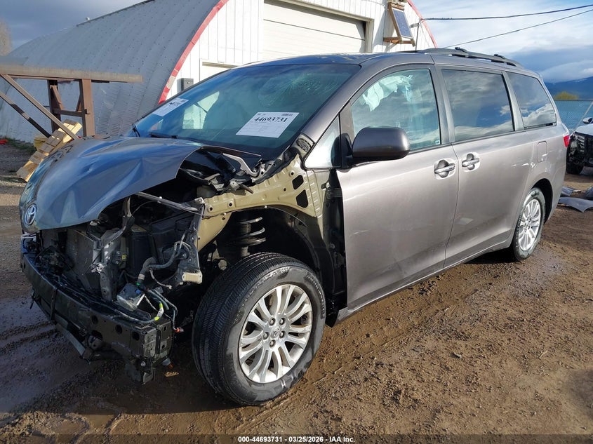 2017 Toyota Sienna Xle 8 Passenger