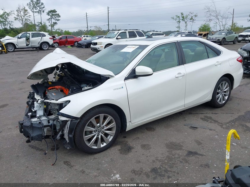 2015 Toyota Camry Hybrid Xle