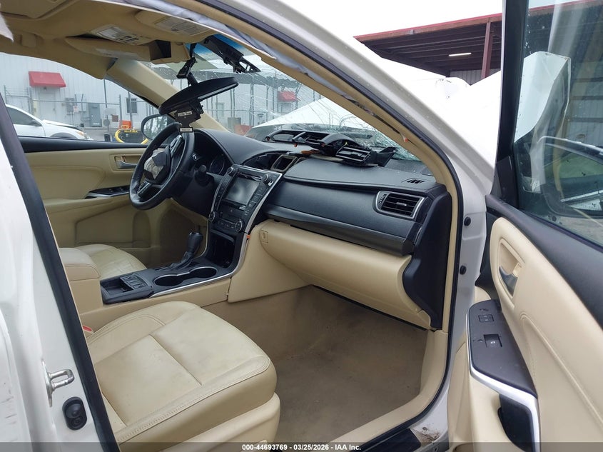 2015 Toyota Camry Hybrid Xle