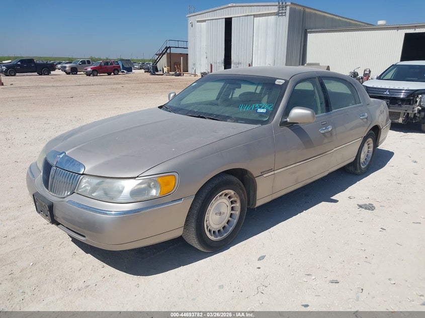 1999 Lincoln Town Car Executive