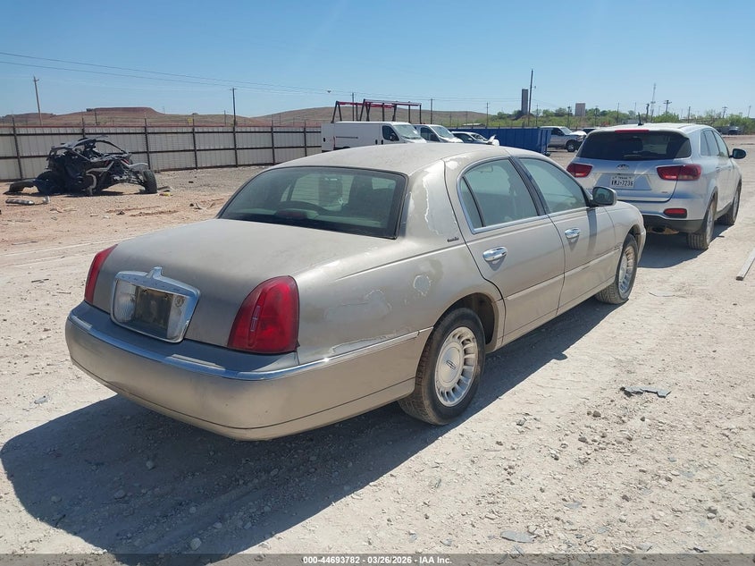 1999 Lincoln Town Car Executive