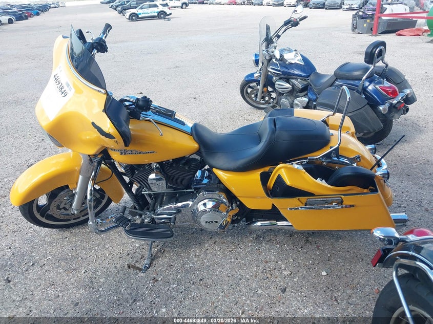 2013 Harley-Davidson Flhx Street Glide VIN: 1HD1KBM12DB621777 Lot: 44693849