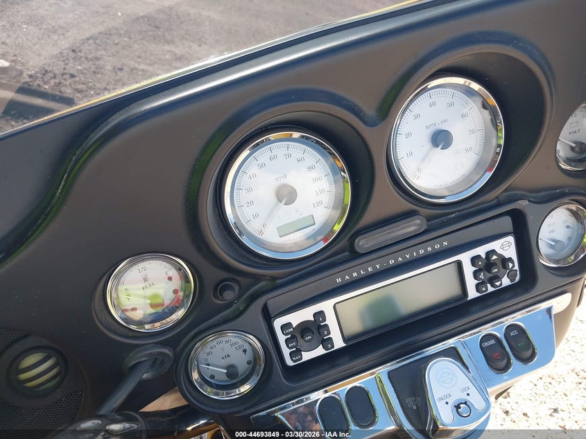 2013 Harley-Davidson Flhx Street Glide VIN: 1HD1KBM12DB621777 Lot: 44693849