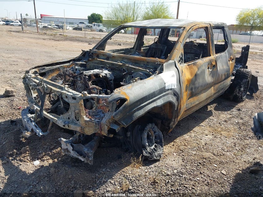2025 TOYOTA TACOMA 2.4L I-4 DI, DOHC, V(VIN: 3TMLB5JN3SM136329