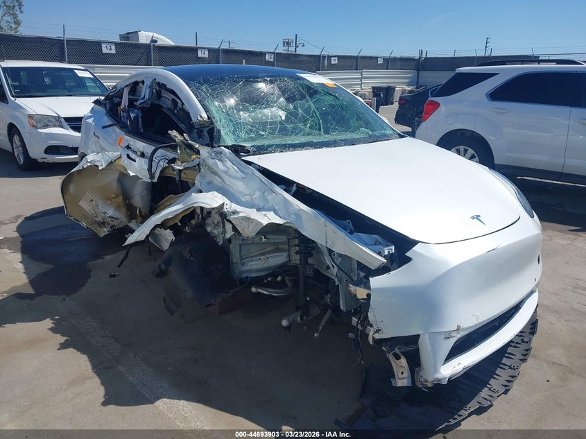 2021 Tesla Model Y Standard Range Rear-Wheel Drive