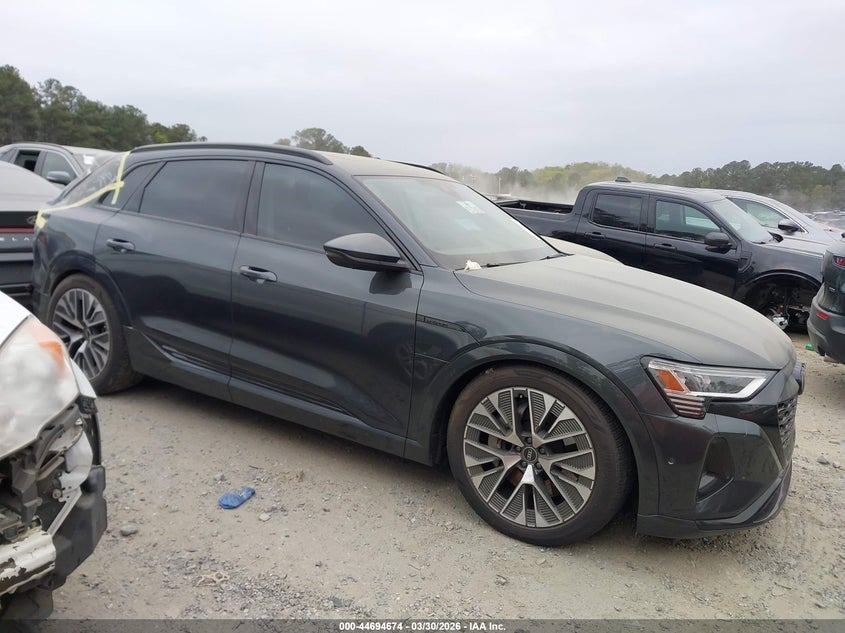 2024 Audi Q8 E-Tron Premium Plus Quattro VIN: WA15AAGE4RB050051 Lot: 44694674