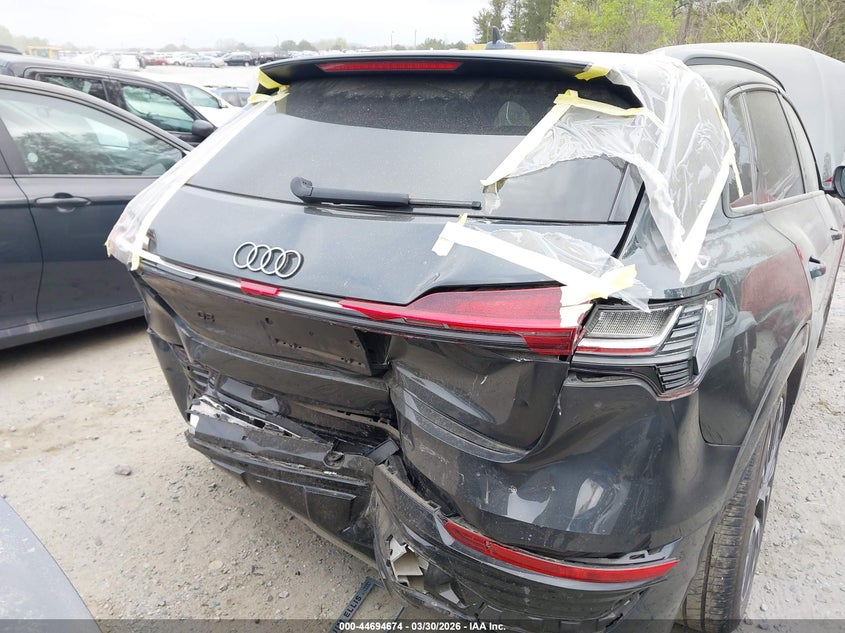 2024 Audi Q8 E-Tron Premium Plus Quattro VIN: WA15AAGE4RB050051 Lot: 44694674