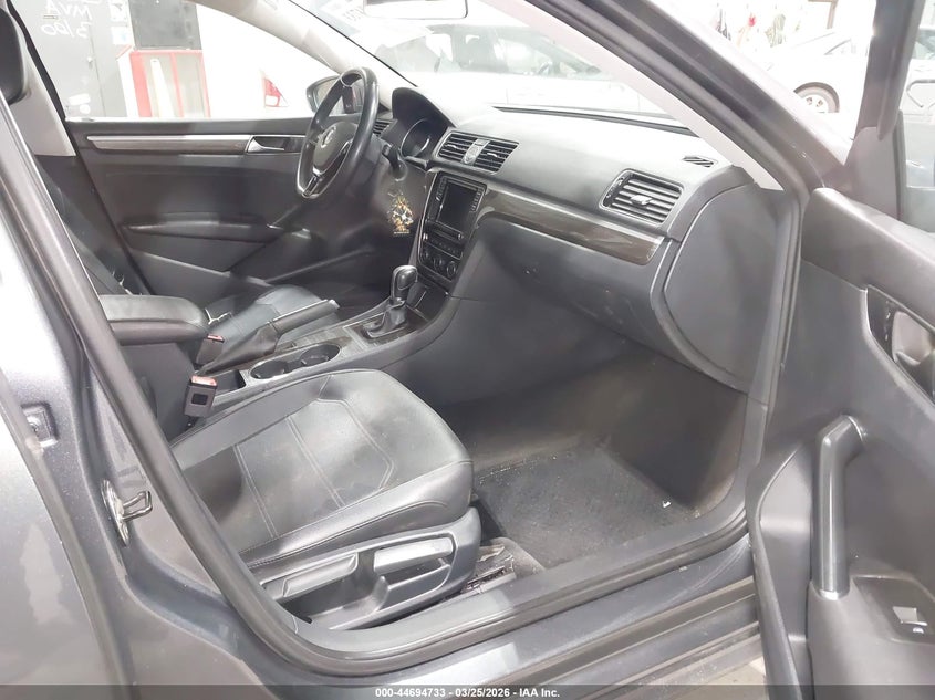 2017 Volkswagen Passat 1.8T Se