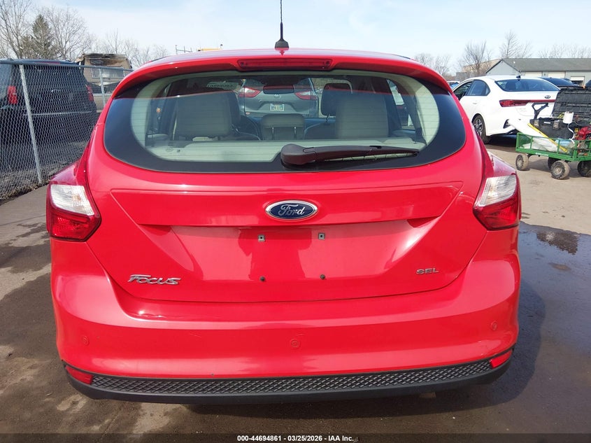 2012 Ford Focus red Lot 111044694861 Vin 1FAHP3M22TL318965